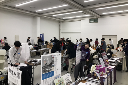 文学フリマ広島７のアルベース出版ブース画像